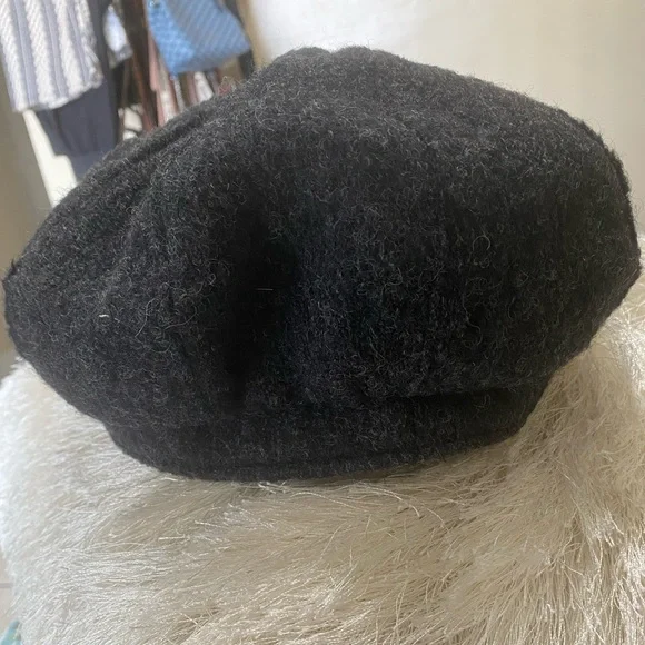 Classic Gray Wool Newsboy Cap - Picture 3 of 5